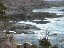 00574_waves_on_rocky_shore