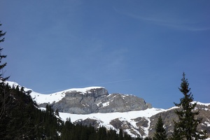 01004 snow topped cliffs
