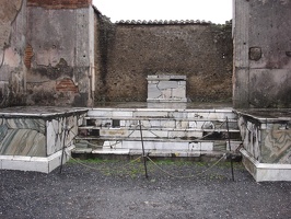 05581_steps_to_altar