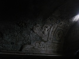 05620_chick_on_wall2