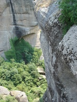 06900_cliff_and_greenery