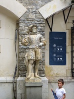 8236 statue
