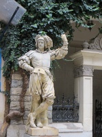 8242 statue v1
