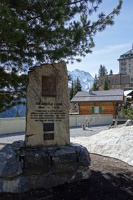 00947 ski racing monument