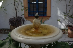 06854 pineapple fountain