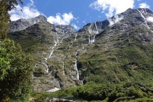 01222 bridge and peaks