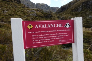 02262 complex avalanche terrain