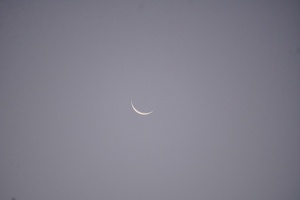 05316 crescent moon