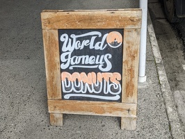 20220911 011943911 world famous donuts v1