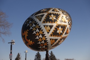 07142 pysanka watched by big brother