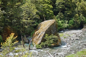 09315 small boulder v1