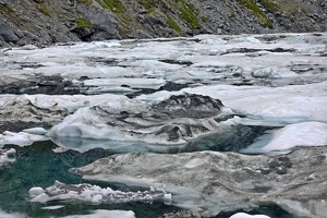 09407 dirty ice chunks v1