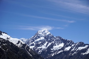 04082 aoraki summit with cloud behind v1