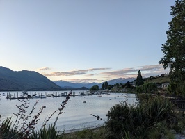 20221227 080924966 lake wanaka at sunset