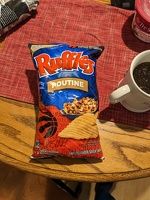 20230404 002513622 poutine chips