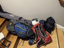 20230405 042535618 luggage