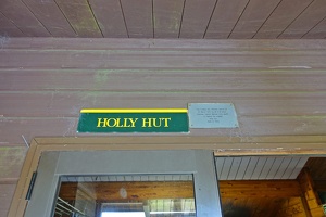 09747 holly hut v1