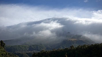 00005 clouds coming in on taranaki v1