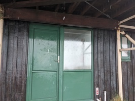 20230104 223637124 lodge door