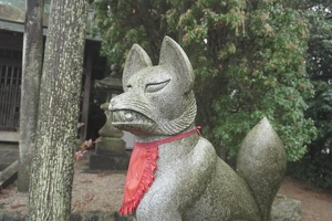05427 kitsune statue