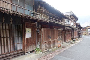 00305 tsumago buildings