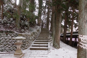 00444 snowy stairs