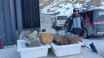 20230821 035811161 kea working on logs