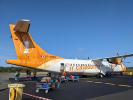 20231128 050545083 air caledonie unloading
