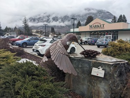 20240103 182411786 hummingbird sculpture