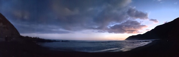 20240512 055117163 owhiro bay.PANO v1