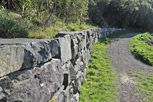 06433 retaining wall made of rock v1