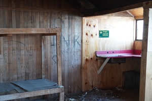 01238 inside the hut