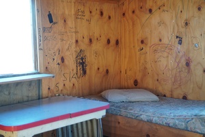 01241 inside the hut