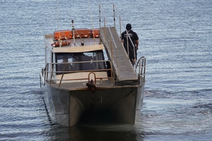 03284 boat leaving
