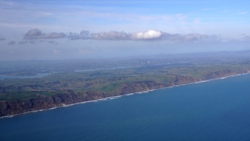 05527 coastal cliffs near akl v1