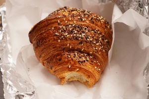 07033 food everything croissant kind of an abomination