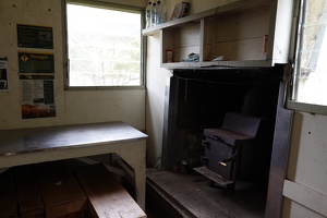 00234 inside kawakawa hut v1