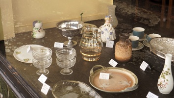 07478 old trinkets for sale v1
