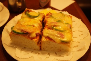 09039 pizza toast at last
