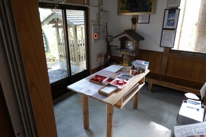01251 inside the art gallery v1