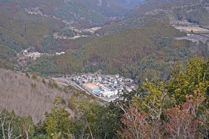 09243 village down below v1