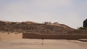 01249 visitors to archaeological site v1
