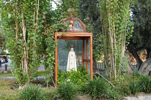 02327 statue