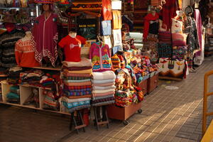 02527 more peru goods v1