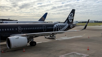 20250519 232037402 black airnz plane v1
