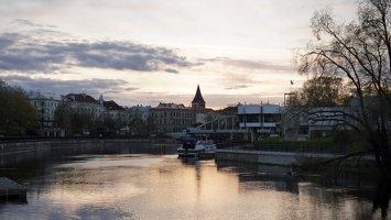 03805 river emajogi at sunset v1