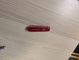 20250506 073447766 victorinox chocolate