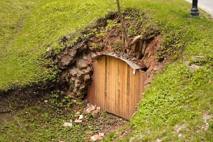 03816 cave boarded up v1