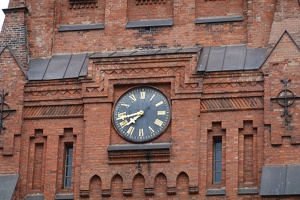 02990 clock at lutheran church