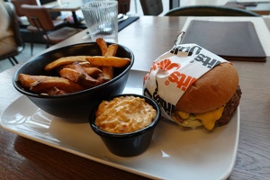 03014 burger kampus uulits